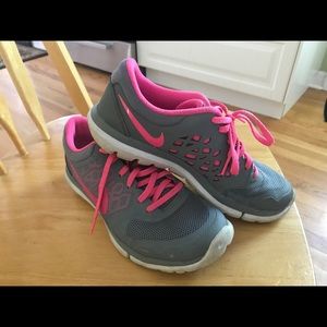 Women's Nike sneakers